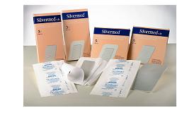 MEDICAZIONE STERILE A BASE DI ARGENTO CON BORDO ADESIVO SILVERMED ST AG 10X20CM 3 PEZZI